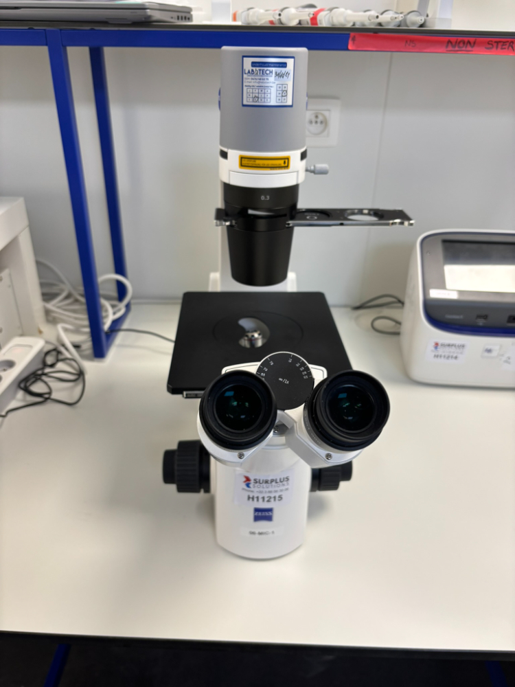 Image of Carl Zeiss Primovert Microscope